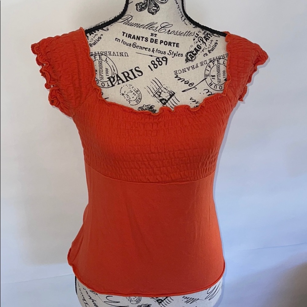 My Michelle top vintage😀 scalloped sleeves & Shirred Top area.